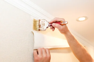 Pose de papier peint à Ambernac — revêtements muraux et toiles de verre